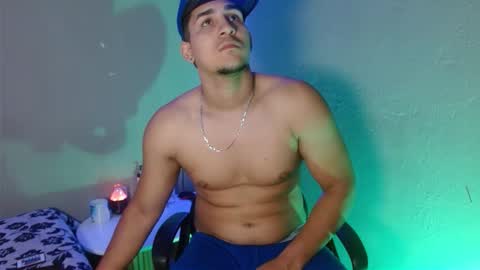 massimo_vidal online show from December 18, 2:51 am