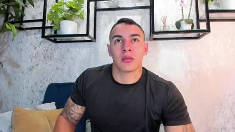 Snapshot of massimocontie_ chatting on March 1, 2:02 pm Massimo Contie online show from March 1, 2:02 pm