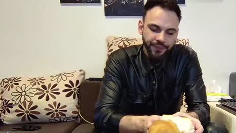 Snapshot of master_roberto333 chatting on February 16, 8:33 pm SIR online show from February 16, 8:33 pm