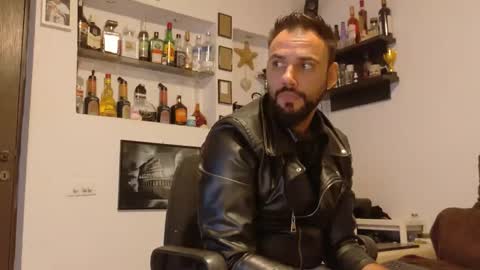 Snapshot of master_roberto333 chatting on October 5, 4:33 pm SIR online show from October 5, 4:33 pm