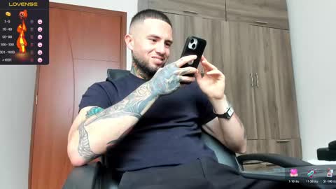 steven  online show from November 8, 6:33 pm