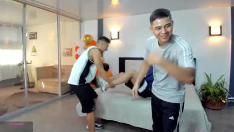 Team Cris Darwin- Fernando- Stiven- David online show from November 23, 11:43 am