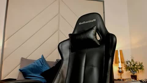 mateo_dilucajs1 online show from January 18, 11:51 pm