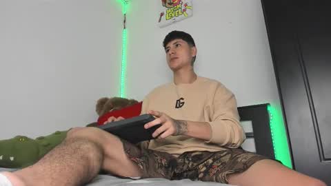 mateo_escobar online show from February 3, 11:59 am