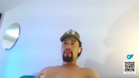 STRURIBE ON INSTAGRAM online show from October 30, 6:42 pm