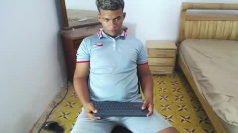 mathews__ online show from December 20, 3:46 am