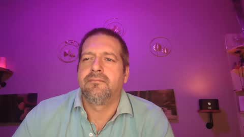 Snapshot of matrike1 chatting on March 6, 6:37 pm matrike1 online show from March 6, 6:37 pm