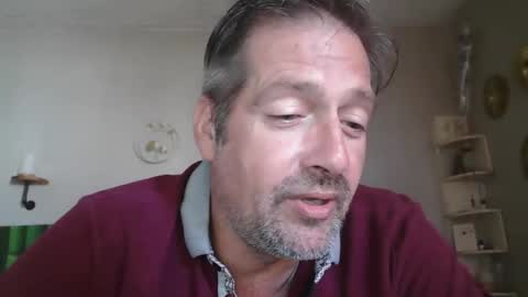 Snapshot of matrike1 chatting on September 28, 2:04 pm matrike1 online show from September 28, 2:04 pm