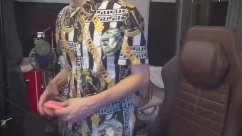 Matt Cash online show from November 18, 2:04 am