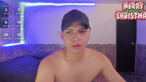 Snapshot of mattcoom chatting on December 25, 4:43 pm Matt Coom Independent model online show from December 25, 4:43 pm