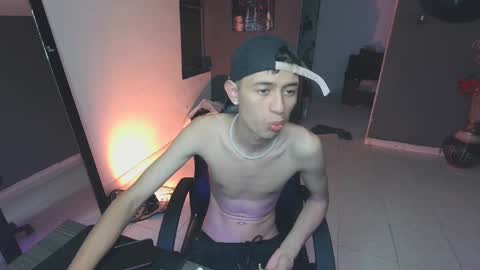 mattias     online show from February 18, 1:32 am