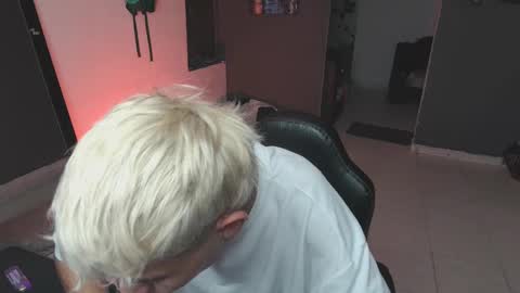 mattias     online show from March 9, 3:01 am