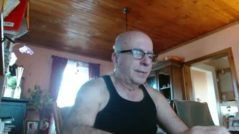 Maurice online show from March 10, 1:21 pm