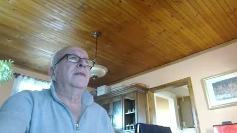 Maurice online show from March 25, 1:04 pm