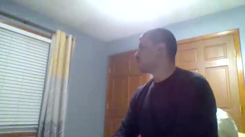 mauricescott online show from April 2, 2:42 am