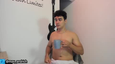 Snapshot of max__andrich chatting on September 17, 2:12 am Max... online show from September 17, 2:12 am
