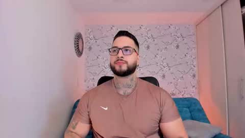 max D. online show from February 16, 2:04 pm