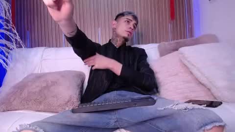 Max online show from February 17, 12:48 pm