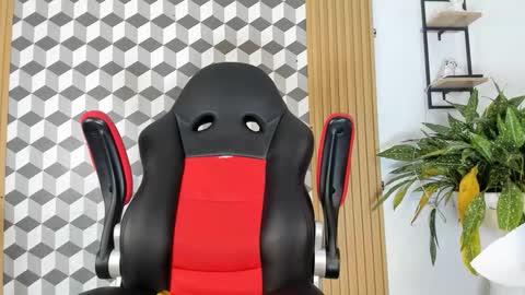 max_jowel online show from December 22, 5:15 am