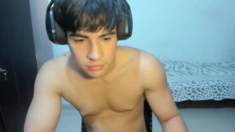 Max online show from November 11, 5:29 pm