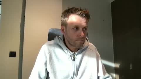 Max take off clothes online show from January 19, 10:06 am