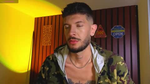 Max Taylor online show from October 25, 2:13 am