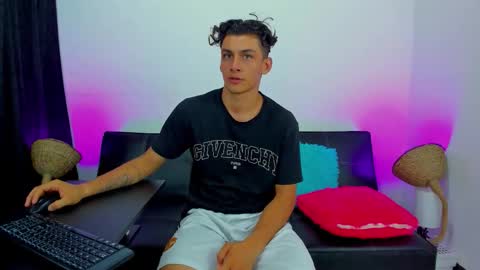 MAX     online show from September 28, 7:50 am