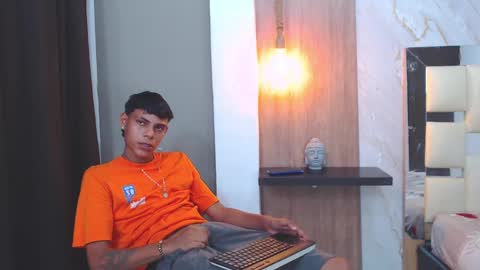 Snapshot of max_willians_ chatting on September 10, 9:13 pm max online show from September 10, 9:13 pm
