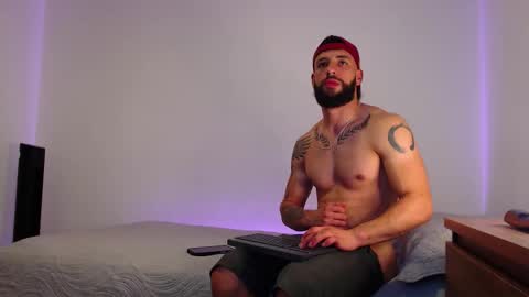 Snapshot of max_xl_ chatting on October 14, 11:45 pm max_xl_ online show from October 14, 11:45 pm