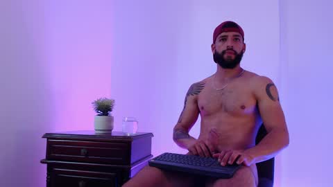 Snapshot of max_xl_ chatting on January 31, 2:28 pm max_xl_ online show from January 31, 2:28 pm