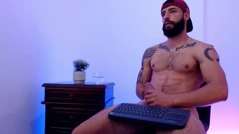 Snapshot of max_xl_ chatting on February 19, 4:22 pm max_xl_ online show from February 19, 4:22 pm