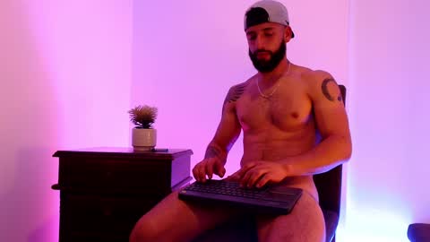 Snapshot of max_xl_ chatting on February 1, 12:51 am max_xl_ online show from February 1, 12:51 am