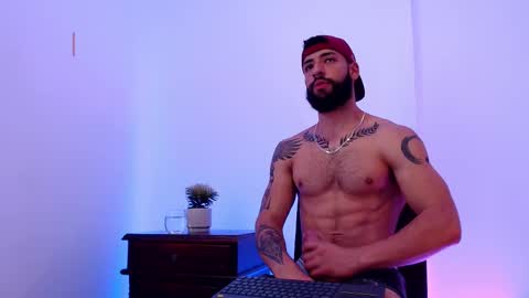 Snapshot of max_xl_ chatting on February 16, 3:27 pm max_xl_ online show from February 16, 3:27 pm