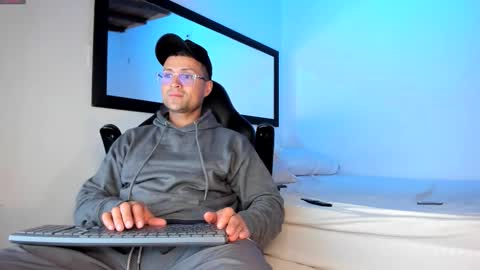 MAXI      online show from October 11, 4:27 am