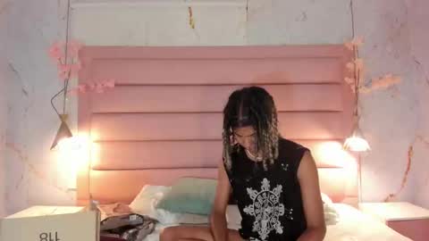 Snapshot of maxim_walker chatting on September 16, 4:24 am maxim online show from September 16, 4:24 am