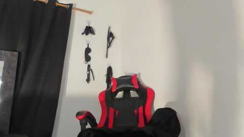 Maximiliano online show from December 5, 9:33 pm