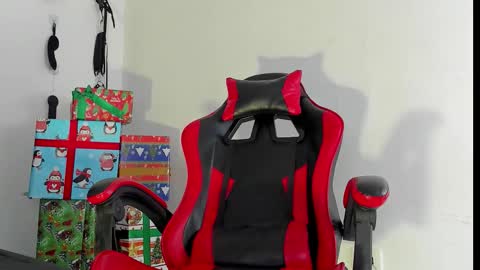 Maximiliano online show from December 16, 8:16 pm