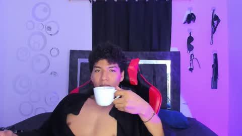 Maximiliano online show from December 1, 9:07 pm