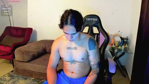 maximiliano_scoott_ online show from April 3, 5:37 am