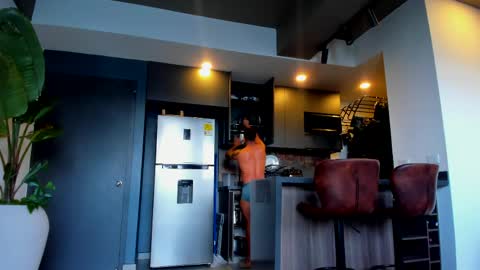 maximo_and_marcelo online show from April 15, 10:43 pm