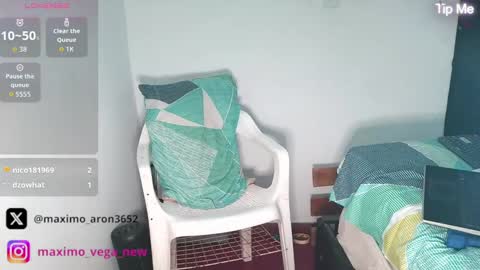 Snapshot of maximo_vega_new chatting on September 13, 2:12 am Maximo Aron Vega online show from September 13, 2:12 am