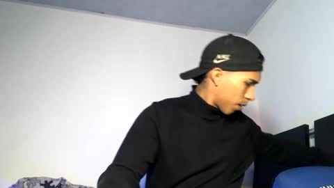 Snapshot of maximo_vega_new chatting on March 10, 7:22 am Maximo Aron Vega online show from March 10, 7:22 am