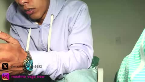 Snapshot of maximo_vega_new chatting on September 20, 9:04 pm Maximo Aron Vega online show from September 20, 9:04 pm