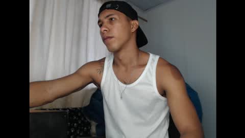 Snapshot of maximo_vega_new chatting on December 9, 11:58 am Maximo Aron Vega online show from December 9, 11:58 am