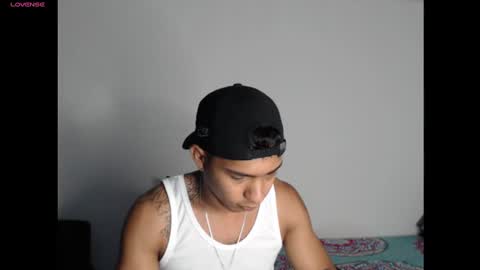 Snapshot of maximo_vega_new chatting on December 23, 12:30 pm Maximo Aron Vega online show from December 23, 12:30 pm