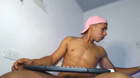 Maximo Aron Vega online show from February 15, 4:59 pm