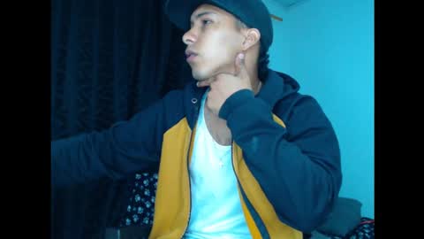 Snapshot of maximo_vega_new chatting on December 14, 10:34 am Maximo Aron Vega online show from December 14, 10:34 am
