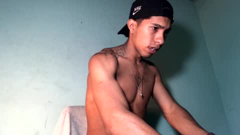 Snapshot of maximo_vega_new chatting on February 1, 1:23 am Maximo Aron Vega online show from February 1, 1:23 am