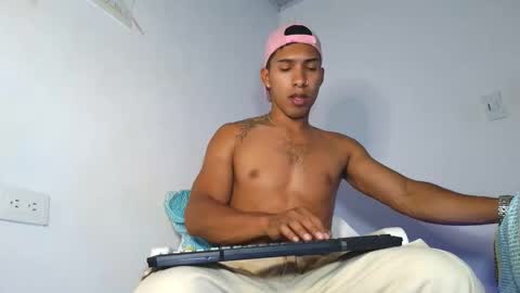 Maximo Aron Vega online show from February 28, 11:26 pm