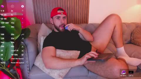 Maximo Wolf online show from April 21, 2:51 am